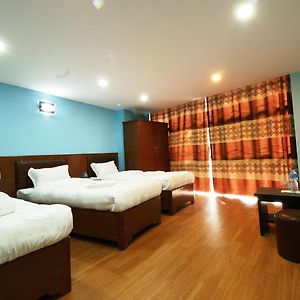 Everest Holiday Inn